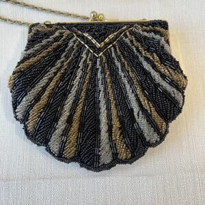 Vintage La Regale Beaded Clam Shell Multicolor Purse Mini Bag Cross Body Chain